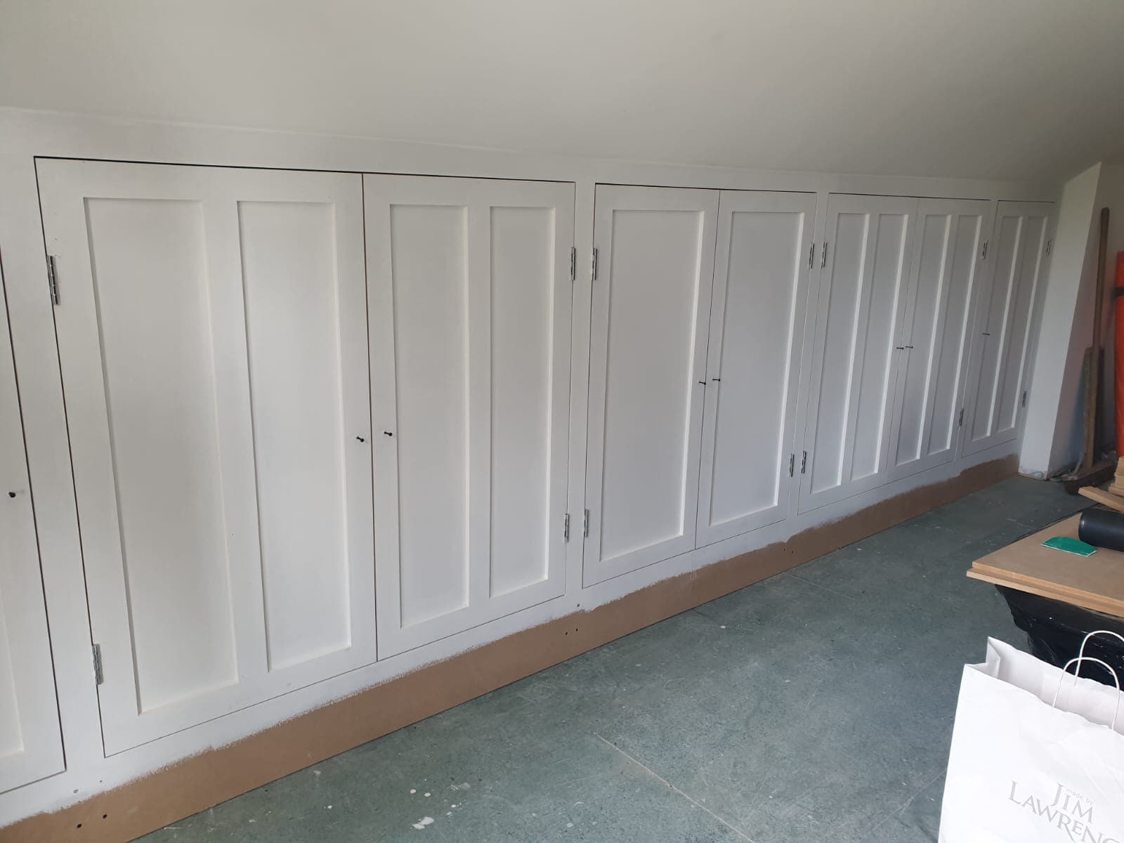 Shelving system design and wall mounting