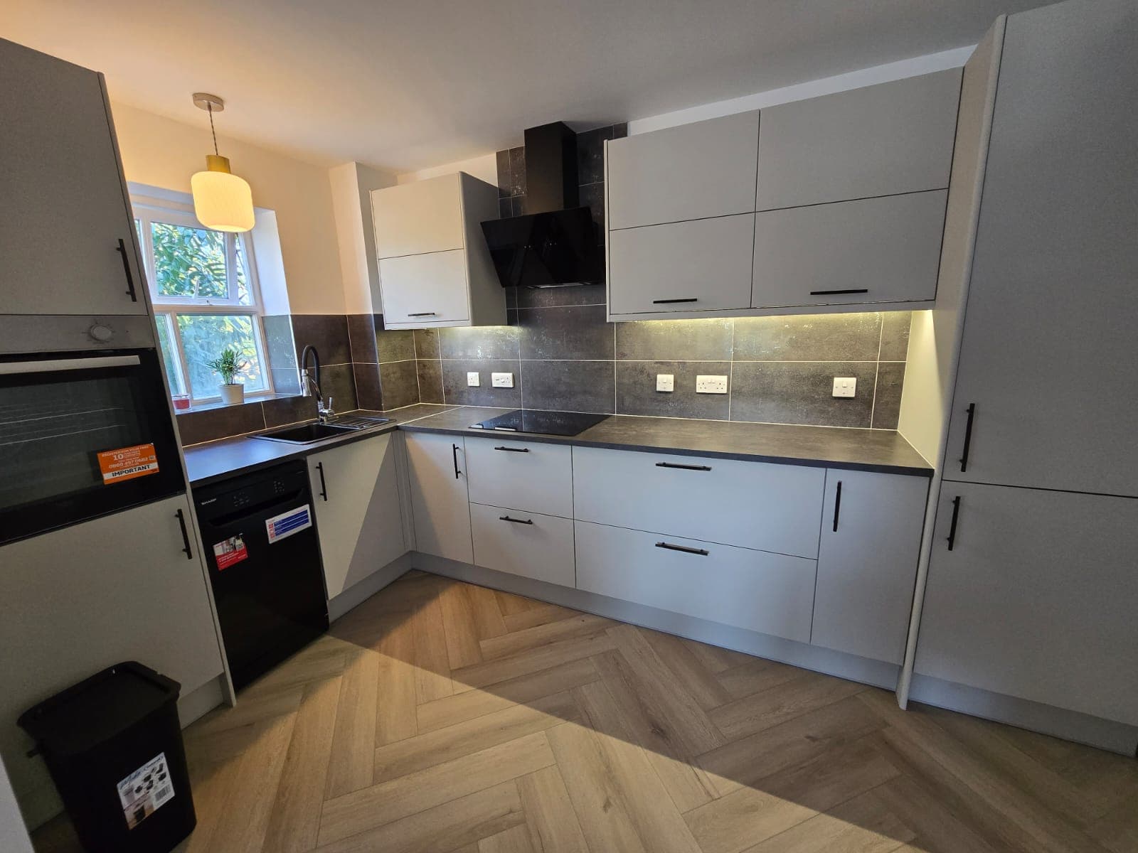 Completed kitchen renovation project in Brentwood by Decor