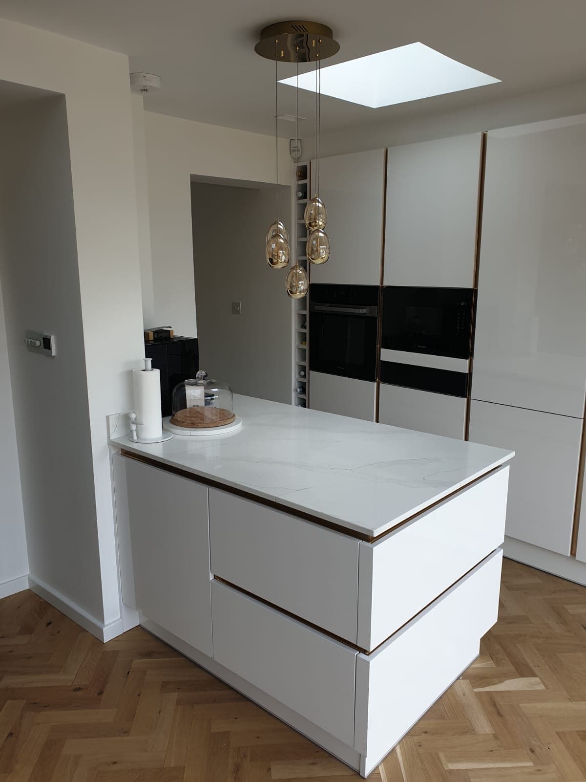 Kitchen wall and floor tiling with precise grouting