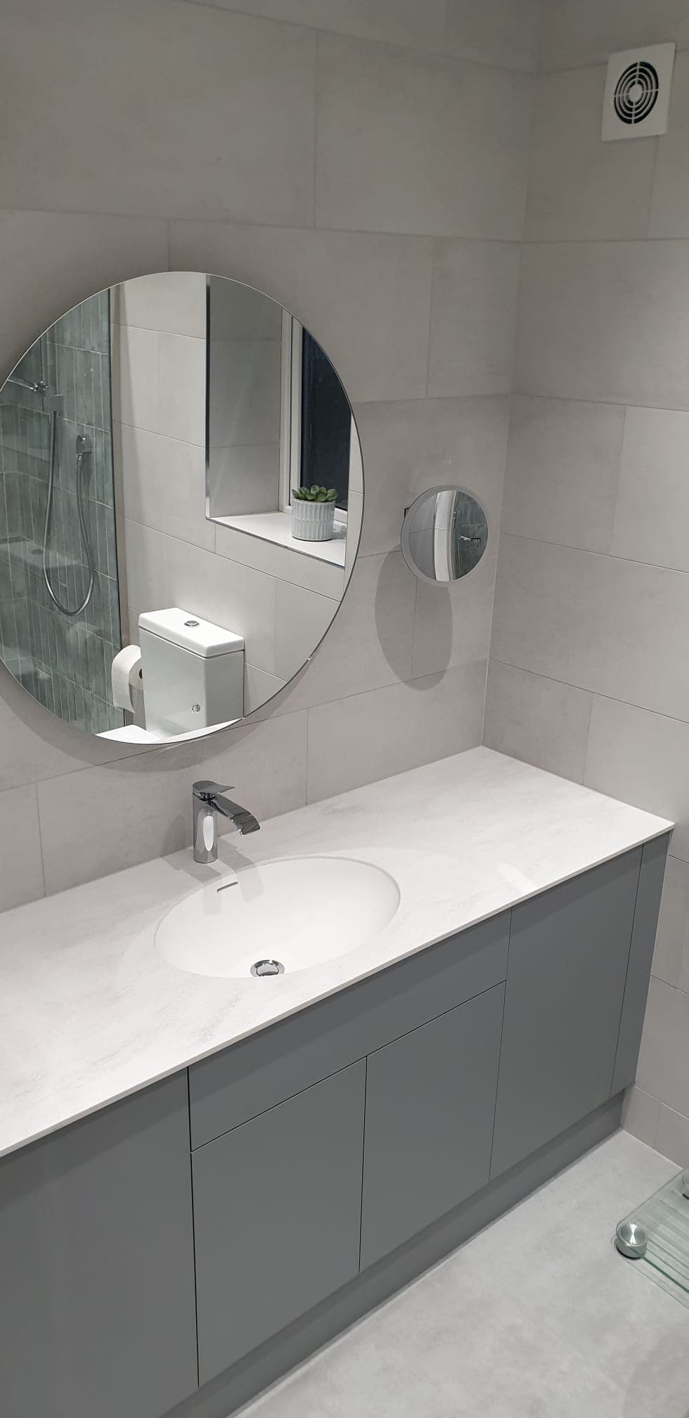 Bathroom fixture fitting and plumbing connections