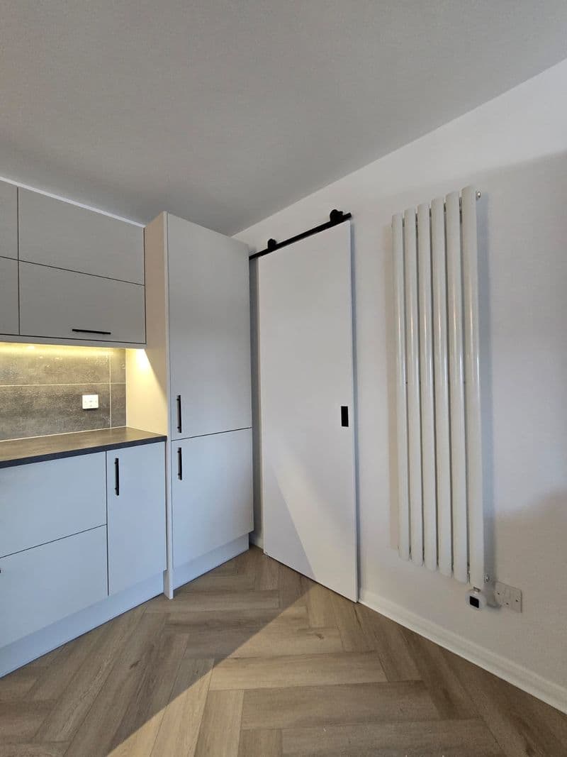 Kitchen Renovation project completed by Decor in Brentwood, example 3